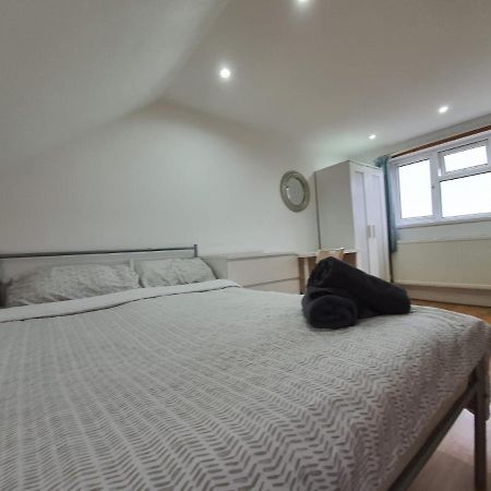 Eastwood Rooms Goodmayes Екстер'єр фото