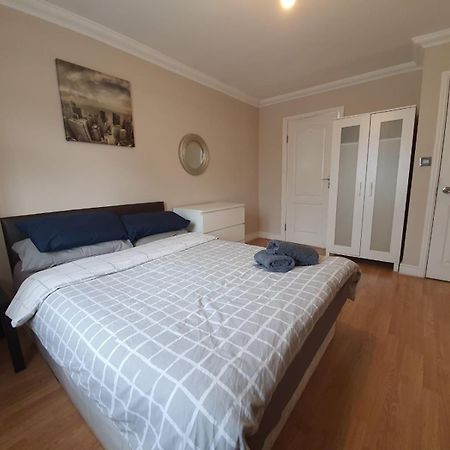 Eastwood Rooms Goodmayes Екстер'єр фото