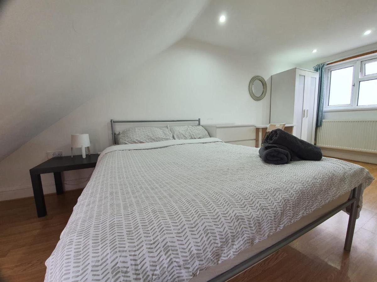 Eastwood Rooms Goodmayes Екстер'єр фото