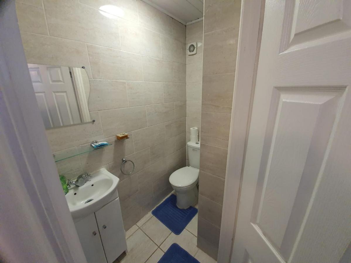 Eastwood Rooms Goodmayes Екстер'єр фото