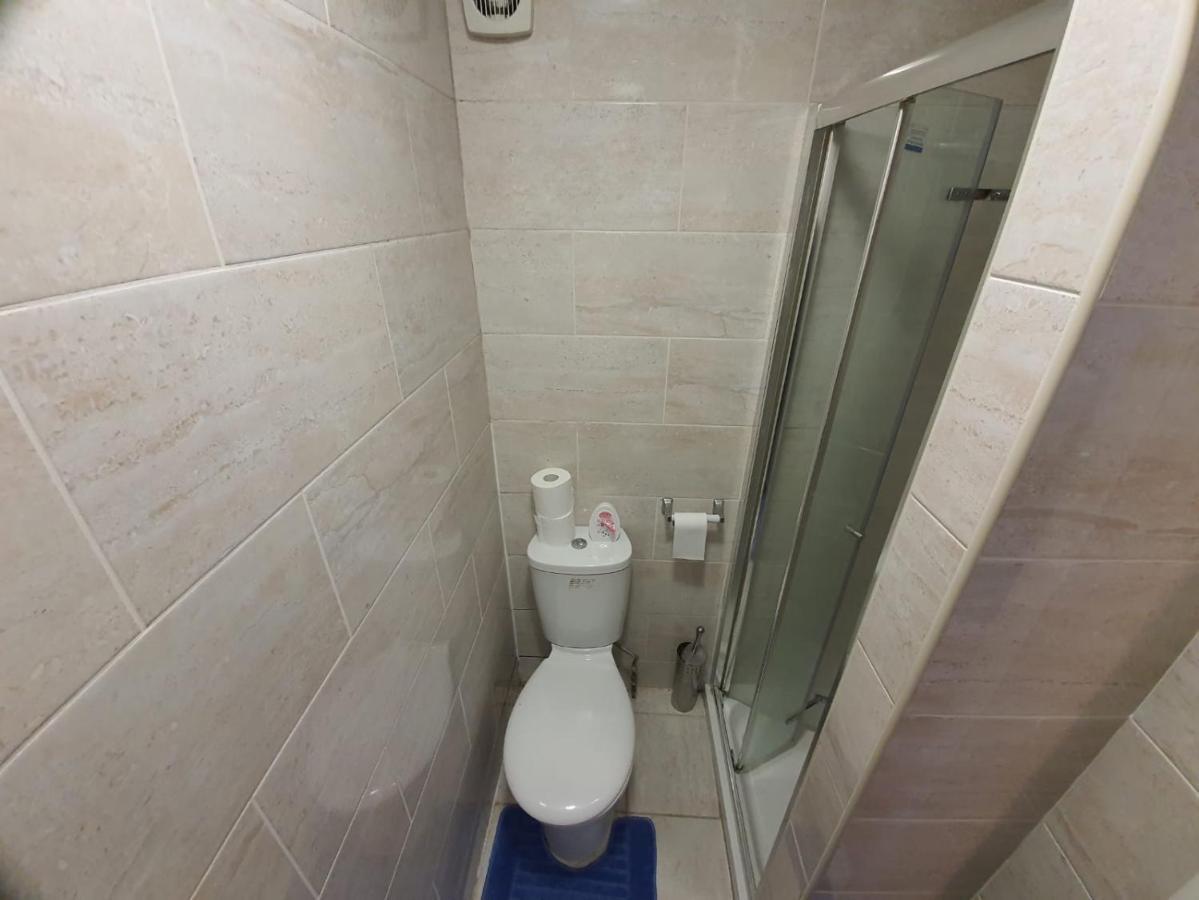 Eastwood Rooms Goodmayes Екстер'єр фото