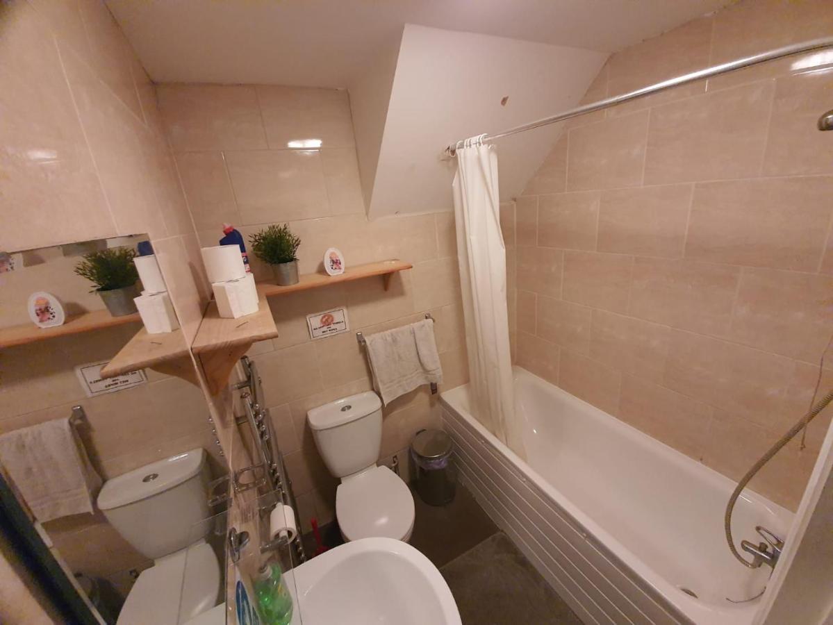 Eastwood Rooms Goodmayes Екстер'єр фото